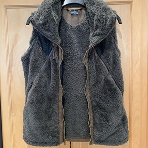 Kuhl plush vest M